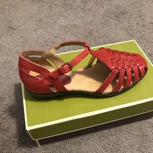 Closed toe sandals